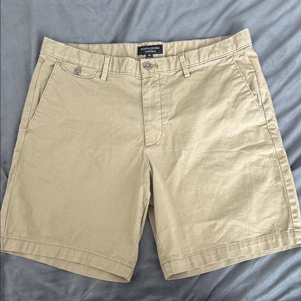 Banana Republic Men's Khaki Flat Front Shorts
